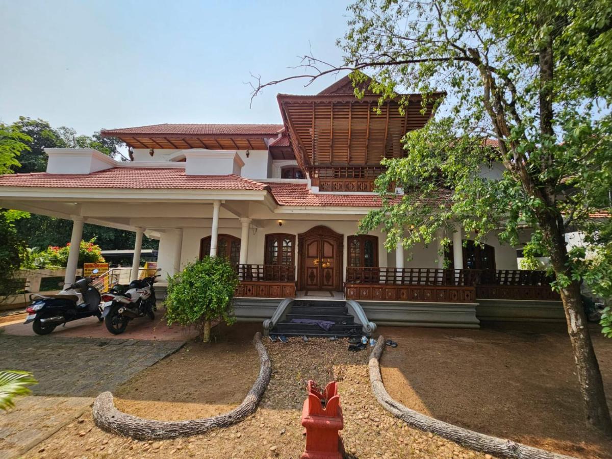 Dream Palace Alappuzha Exterior photo